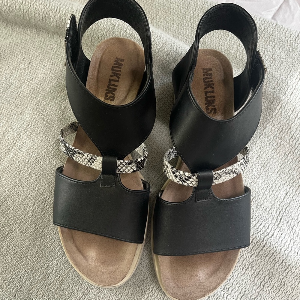 Mum Luks Sandals